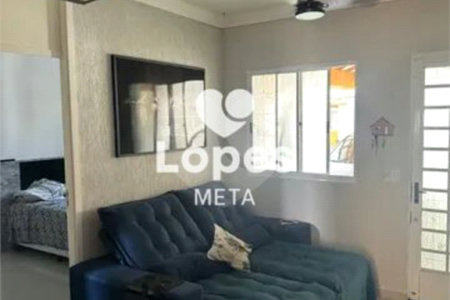 Casa à venda com 2 quartos, sendo 1 suíte, no condomínio Residencial Casa Bella, Jacareí - SP