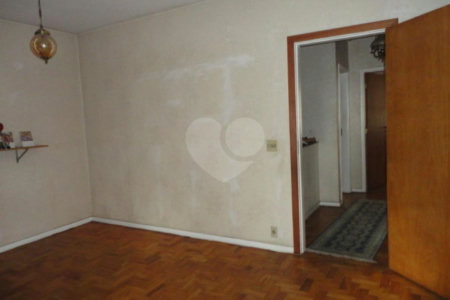 Casa à venda com 3 quartos, sendo 1 suíte,  em Vila Gomes, São Paulo, SP