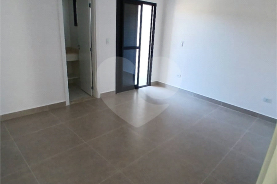 Sobrado à venda com 3 suítes em Vila Guilherme, São Paulo, SP