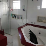 Sobrado à venda com 3 quartos, sendo 1 suíte,  em Vila Oliveira, Mogi das Cruzes, SP