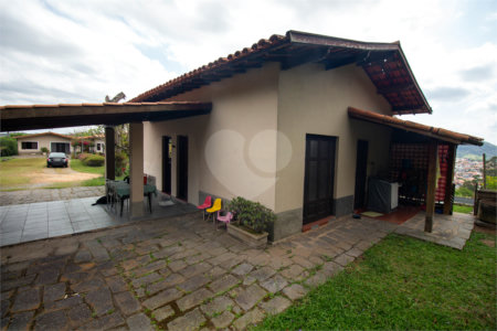 Chácara à venda com 3 quartos, sendo 1 suíte, em Capuava, São Roque, SP