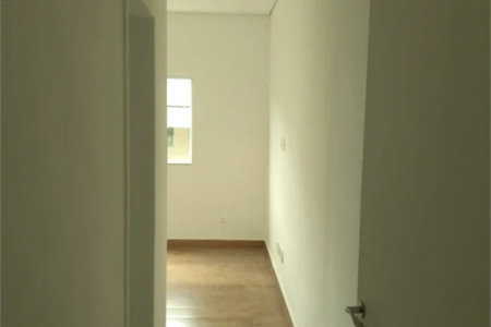 Casa de alto padrão na Granja Viana - Fazendinha Descrição do Imóvel 4 Suítes e 6 vagas de garagem