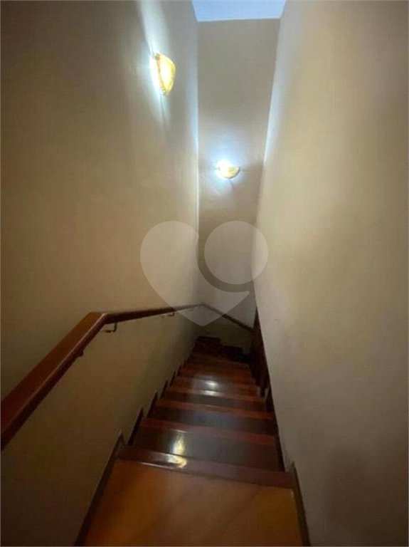 Casa com 202m² , 4 dormitórios , sendo 1 suíte , 3 vagas de garagem.