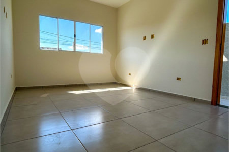 Casa à venda com 2 suítes em Vila Santa Helena, Atibaia, SP