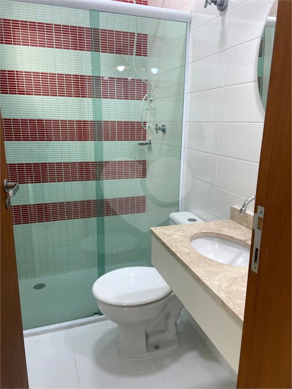 Sobrado à venda com 3 quartos, sendo 1 suíte,  em Vila Pires, Santo André, SP