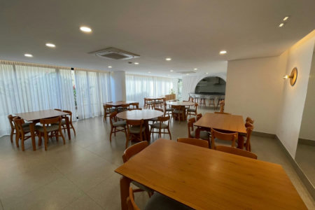 Apartamento 2 dormitórios (1 suíte), porteira fechada, 1 vaga demarcada, no José Menino, Santos