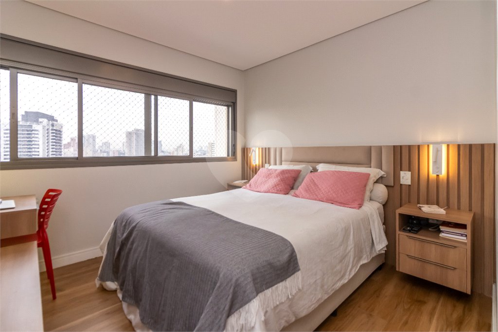 Apartamento à venda com 4 quartos, sendo 2 suítes, em Jardim Prudência, São Paulo, SP