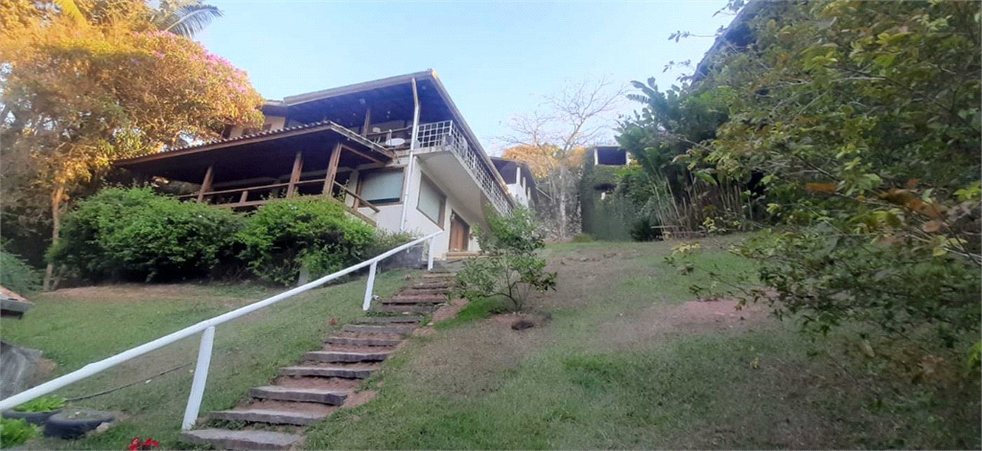 Casa à venda ou para alugar com 4 quartos, sendo 2 suítes, em Serra da Cantareira, Mairiporã, SP