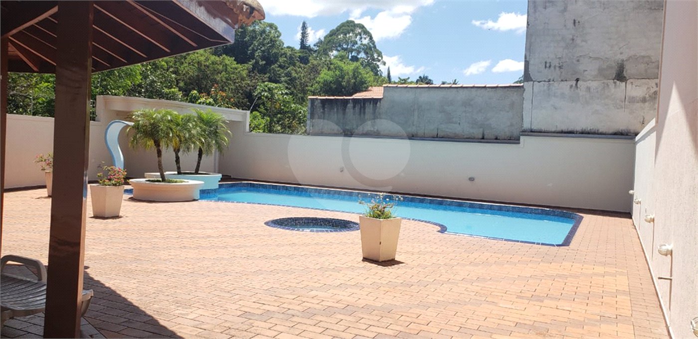 Casa para alugar com 3 suítes no condomínio Jardim Siriema, Atibaia - SP