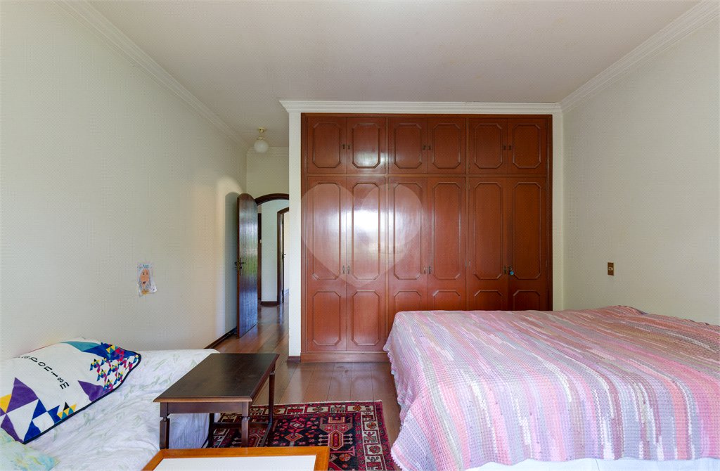 Casa à venda com 5 suítes no condomínio Chácara Flora, São Paulo - SP