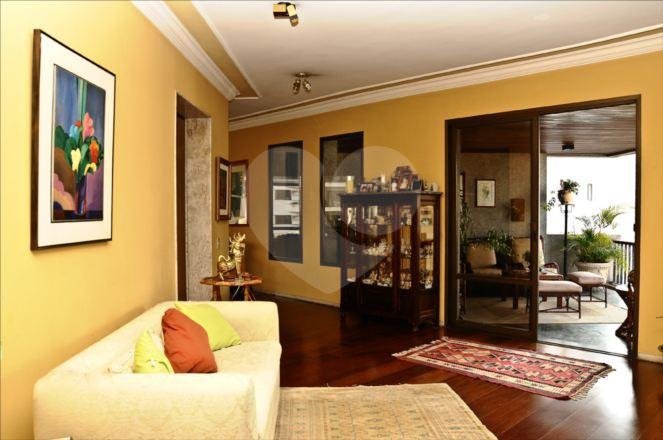 Apartamento à venda com 3 suítes em Real Parque, São Paulo, SP