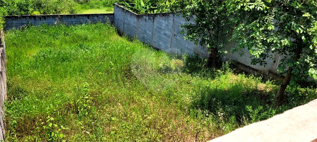 Casa à venda com 3 quartos, sendo 1 suíte,  no Centro, Guararema, SP