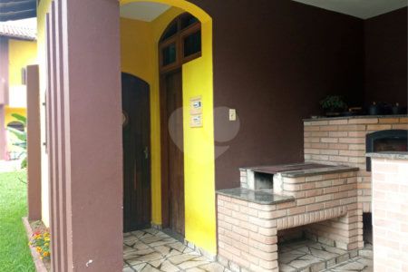 Casa à venda com 4 quartos, sendo 1 suíte,  em Vila Bela Flor, Mogi das Cruzes, SP