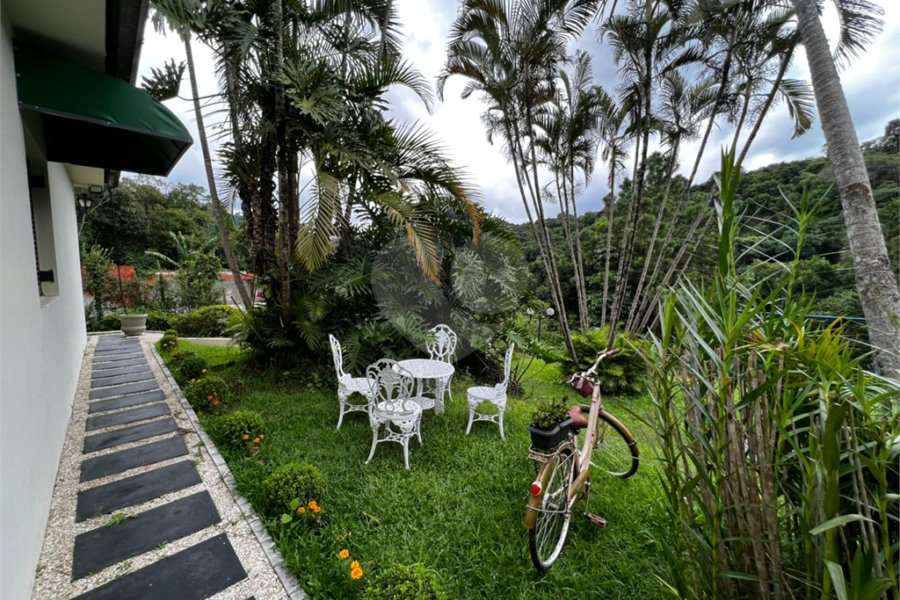 Casa à venda com 4 suítes no condomínio Alpes da Cantareira, Mairiporã - SP