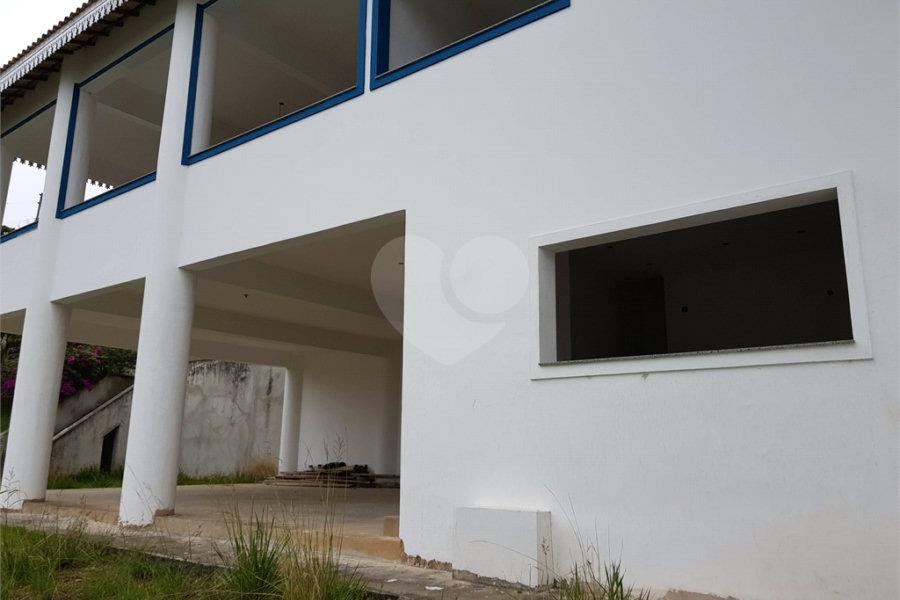 Casa à venda com 4 suítes no condomínio Suíça da Cantareira, Mairiporã - SP