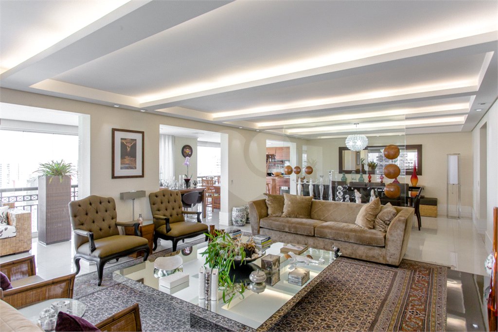 Apartamento à venda com 4 suítes em Vila Suzana, São Paulo, SP