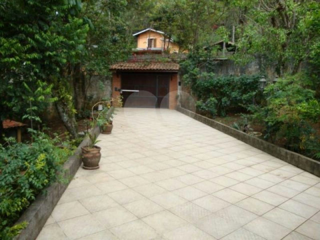 Casa Térrea à venda com 3 quartos, sendo 1 suíte,  em Parque Petrópolis, Mairiporã, SP