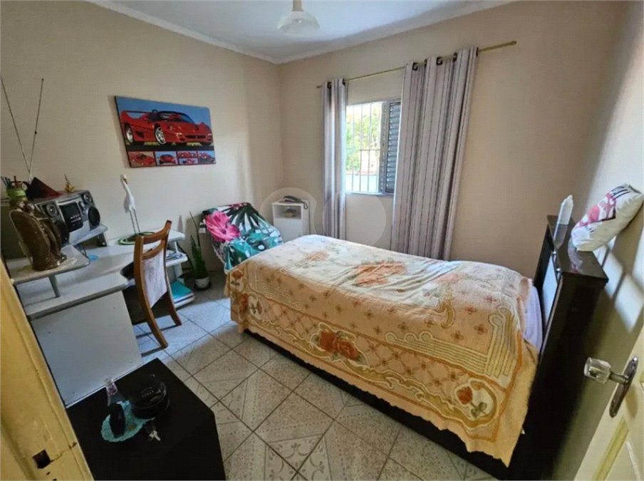 Casa Térrea à venda com 3 quartos no Centro, Poá, SP