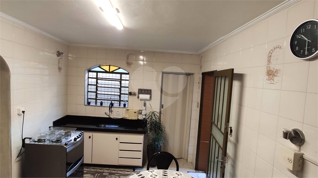 Casa à venda com 4 quartos, sendo 1 suíte, no condomínio Travessa Jacob,38, São Paulo - SP