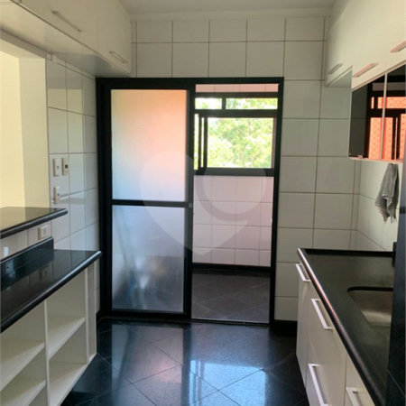 Apartamento à venda com 3 quartos, sendo 1 suíte,  em Vila Andrade, São Paulo, SP