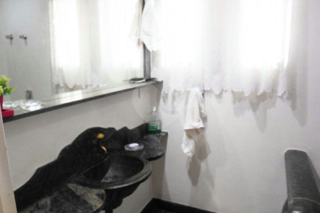 Sobrado à venda ou para alugar com 4 quartos, sendo 1 suíte, em Alto da Boa Vista, São Paulo, SP