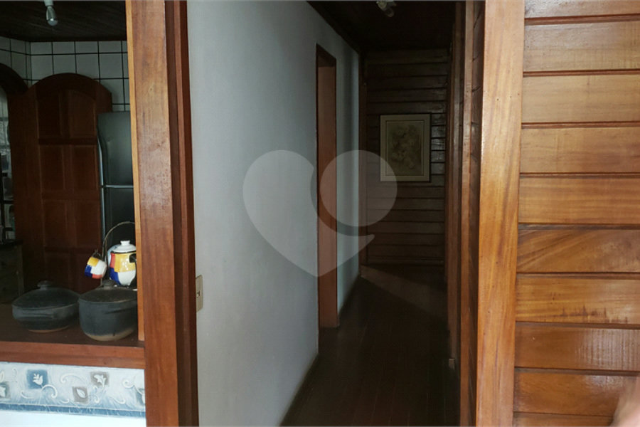 Casa à venda com 4 quartos, sendo 1 suíte, em Serra da Cantareira, Mairiporã, SP