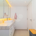 Apartamento à venda com 3 quartos, sendo 1 suíte,  em Alto da Boa Vista, São Paulo, SP