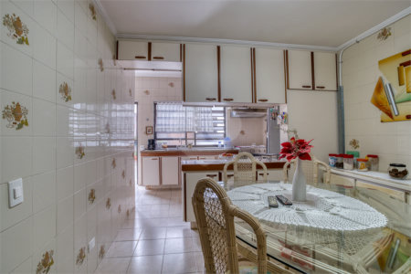 Casa de Vila à venda com 4 quartos, sendo 2 suítes, em Granja Julieta, São Paulo, SP