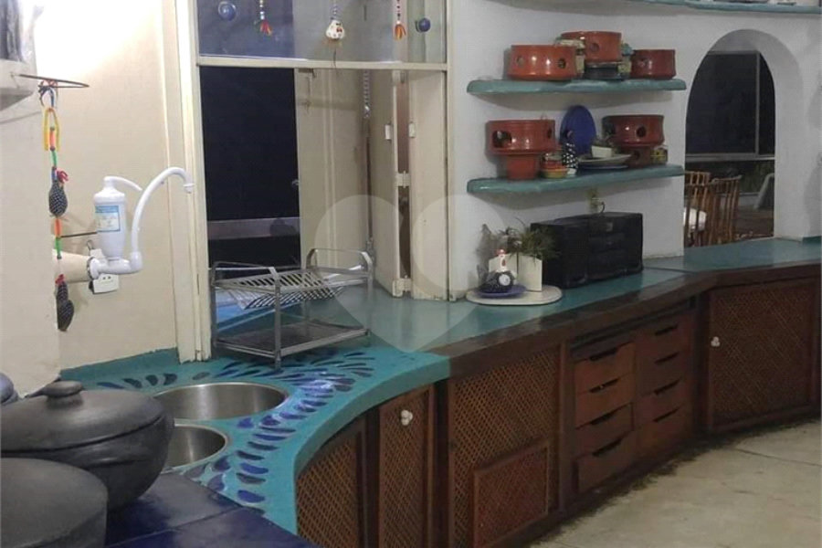 Chácara à venda com 4 quartos, sendo 3 suítes, no Centro, Juquitiba, SP
