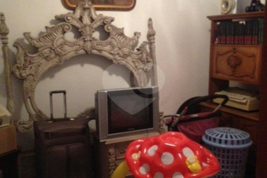 Casa à venda com 4 quartos, sendo 3 suítes, em Vila Paiva, São Paulo, SP
