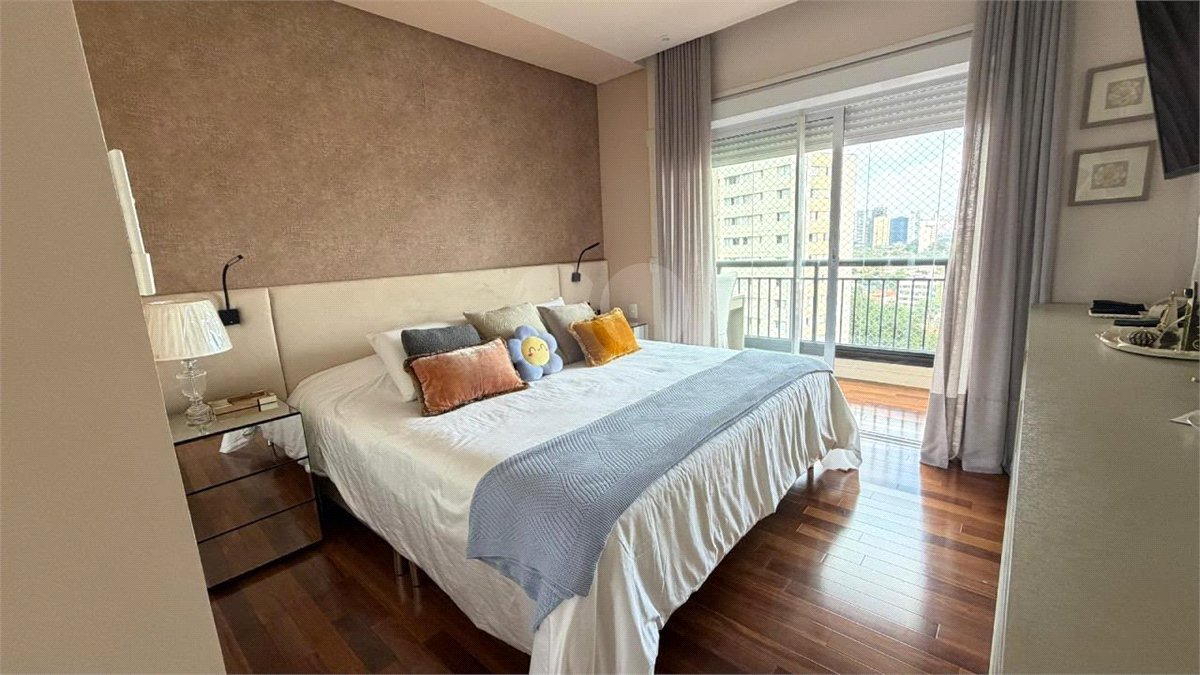 Apartamento à venda com 3 suítes em Vila Olímpia, São Paulo, SP