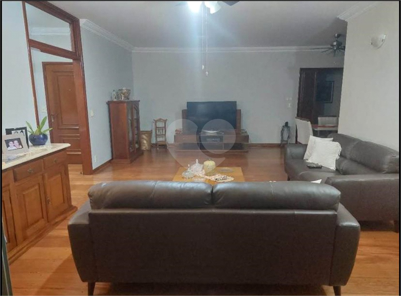 Apartamento à venda com 3 quartos, sendo 1 suíte, no Centro, Araraquara, SP