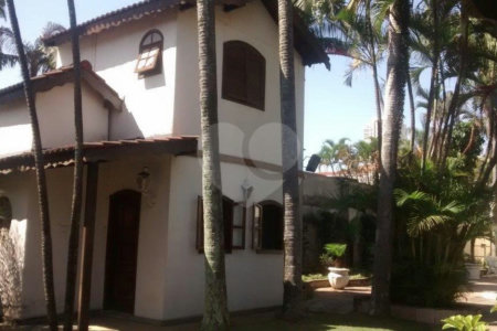 Casa à venda com 4 quartos, sendo 2 suítes, em Brooklin Velho, São Paulo, SP
