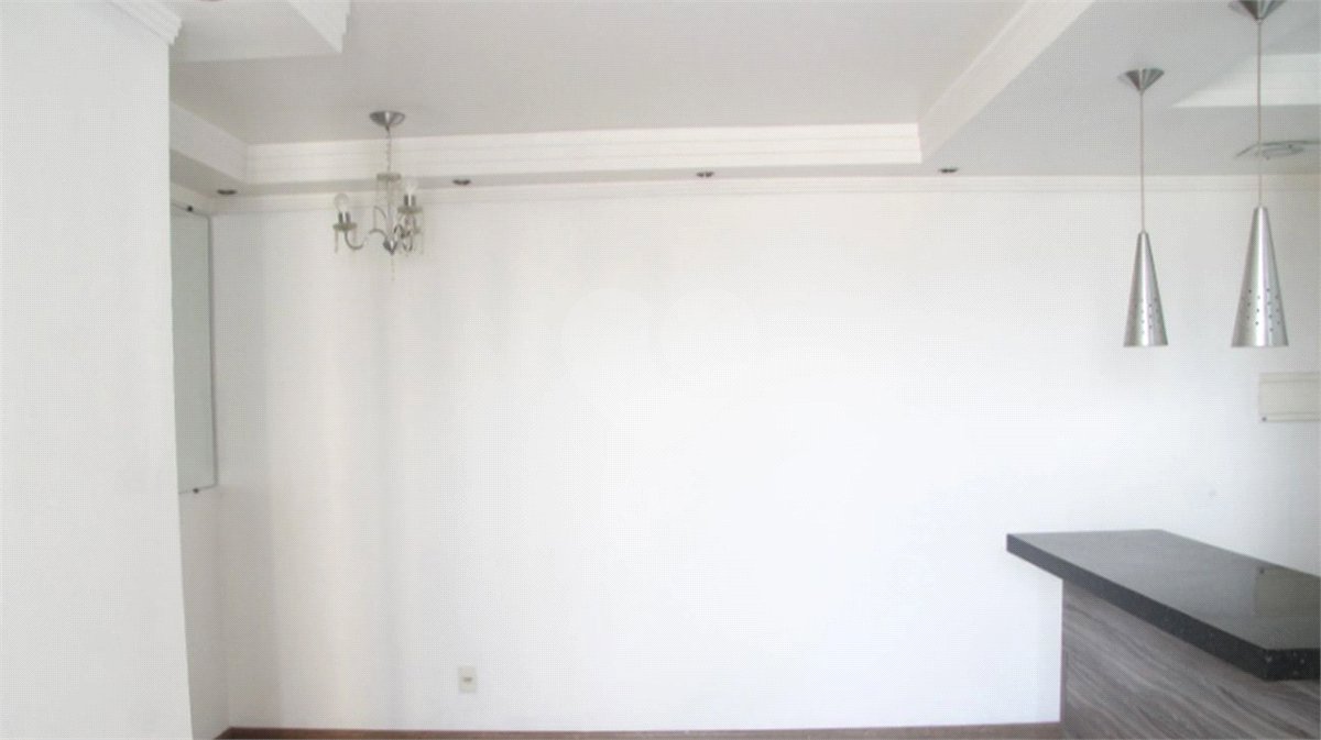 Apartamento à venda com 2 quartos, sendo 1 suíte,  em Vila Endres, Guarulhos, SP