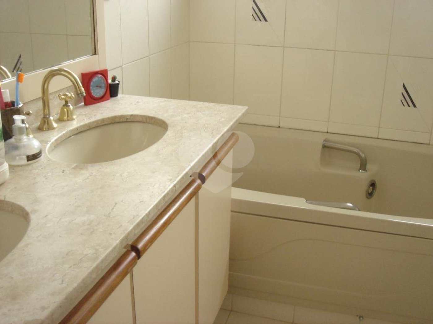 Apartamento à venda com 4 quartos, sendo 2 suítes, em Santa Teresinha, São Paulo, SP