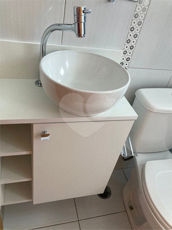 Sobrado à venda com 3 quartos, sendo 1 suíte, em Vila Constança, São Paulo, SP
