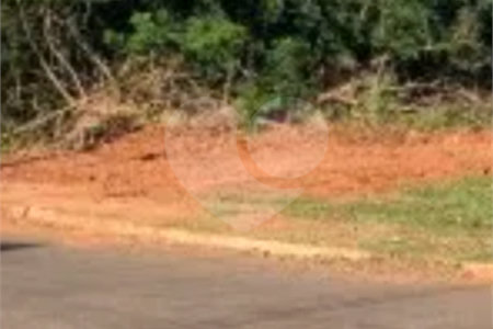 Terreno à venda no Centro, Jardim, MS
