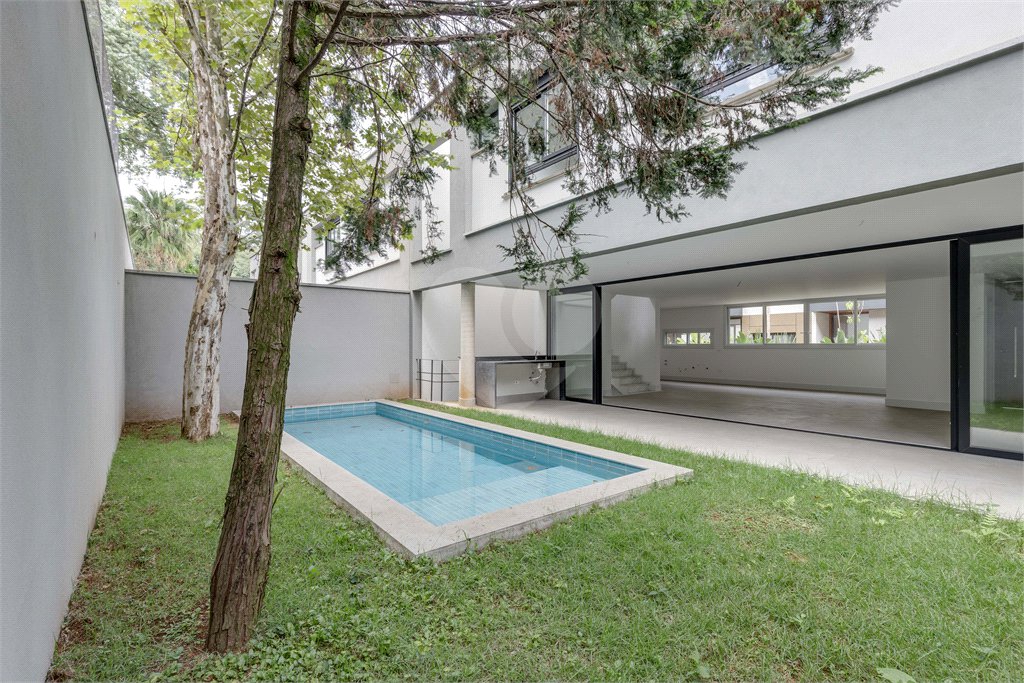 Casa à venda com 4 suítes no condomínio Venezia, São Paulo - SP