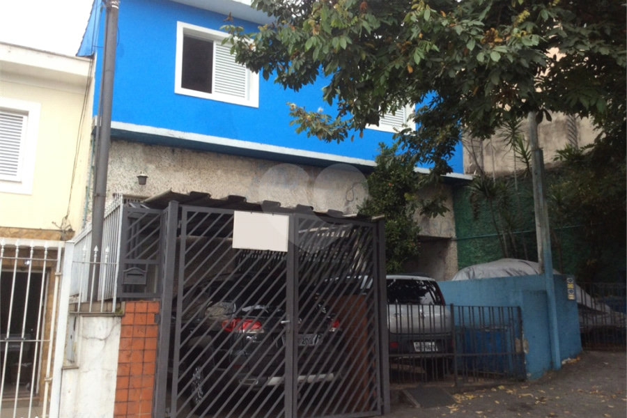 Casa à venda com 4 quartos, sendo 1 suíte, no condomínio Conselheiro Moreira de Barros, São Paulo - SP