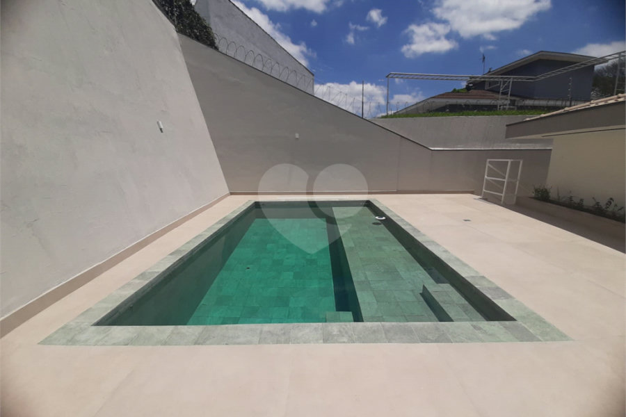Casa Térrea à venda ou para alugar com 4 suítes em Jardim São Bento, São Paulo, SP
