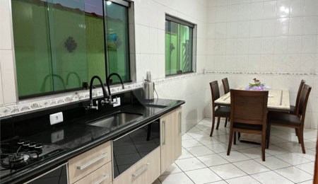 Sobrado à venda com 3 quartos, sendo 1 suíte,  em Vila Pirituba, São Paulo, SP