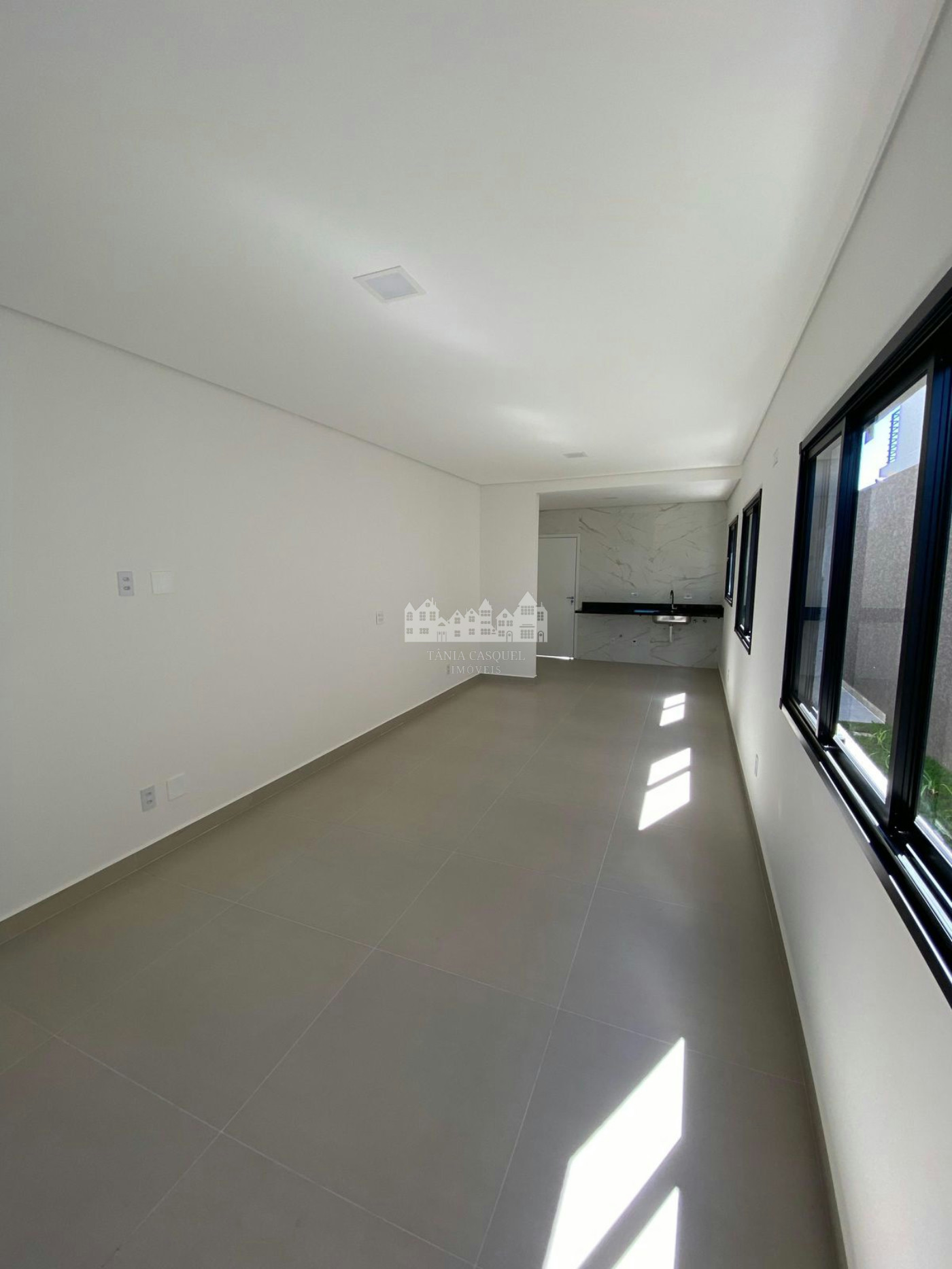 Casa à venda com 3 quartos, sendo 1 suíte, em Vila Petrópolis, Atibaia, SP
