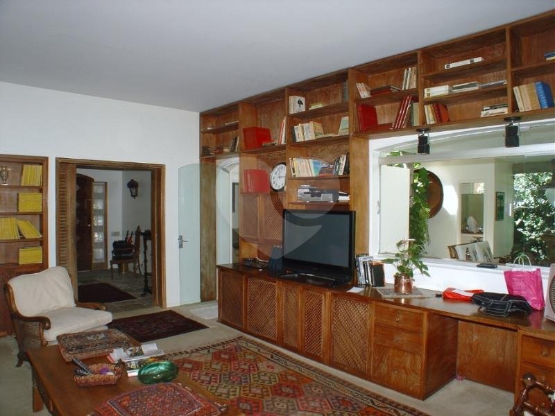 Casa à venda com 4 quartos, sendo 1 suíte, em Brooklin Velho, São Paulo, SP
