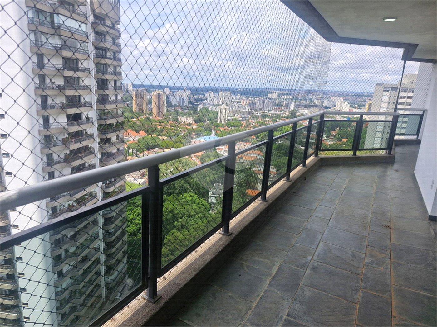Apartamento para alugar com 4 suítes em Santo Amaro, São Paulo, SP