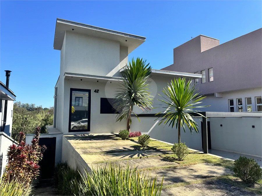 LINDA CASA À VENDA EM CONDOMÍNIO — INDAIATUBA/SP