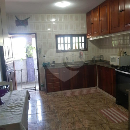 Casa de Vila à venda com 4 quartos, sendo 1 suíte, em Rio do Ouro, São Gonçalo, RJ