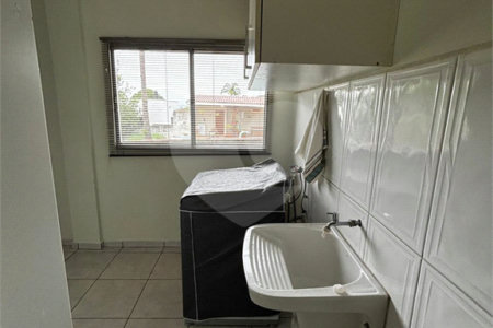 Casa à venda com 4 quartos, sendo 2 suítes, no condomínio Zuleika Jabour, Salto - SP