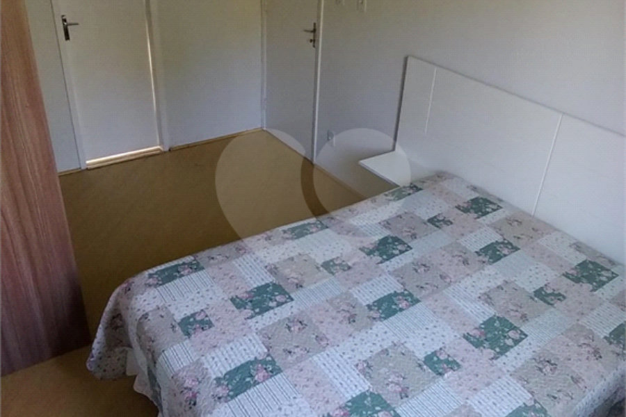 Casa à venda com 2 quartos, sendo 1 suíte, no condomínio Residencial Villa Nostra, Cotia - SP