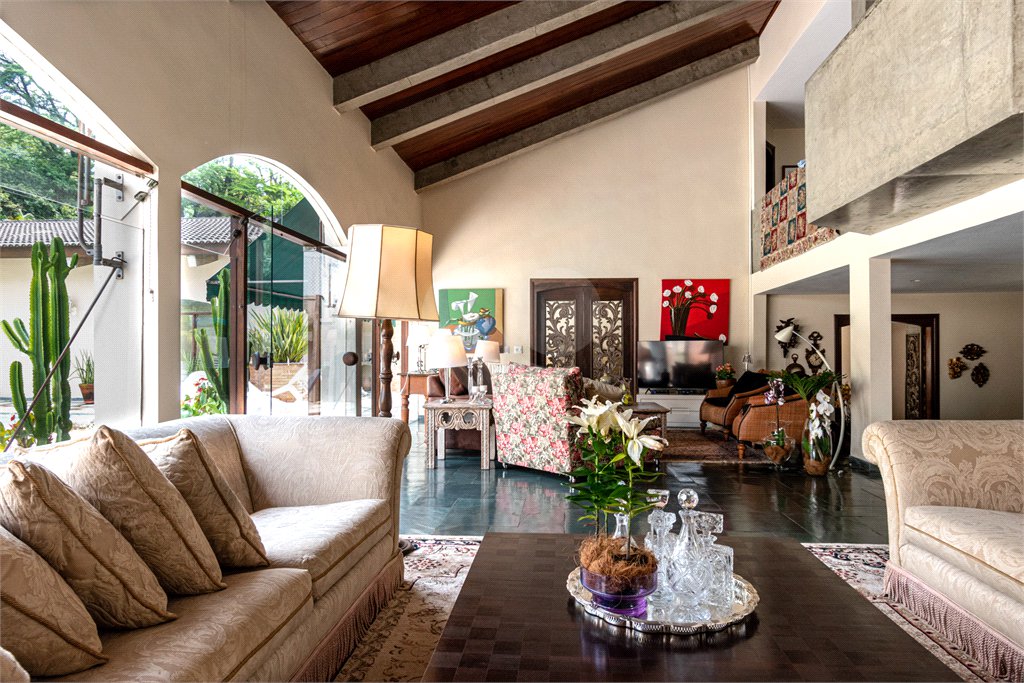 Casa de Vila à venda ou para alugar com 5 suítes em Jardim dos Estados, São Paulo, SP