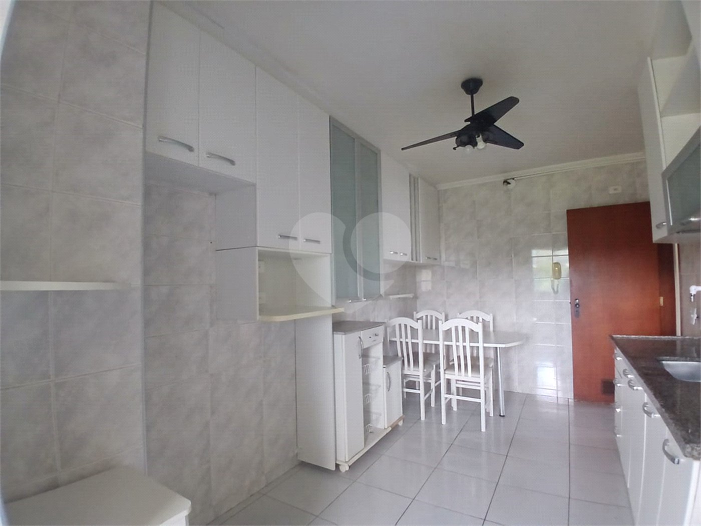 Apartamento à venda ou para alugar com 3 quartos, sendo 1 suíte,  em Jardim Flórida, São Roque, SP